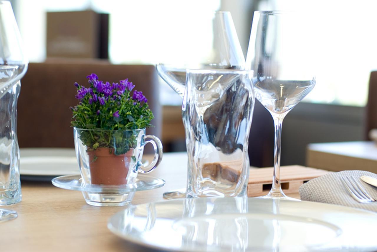 Logis Hotel Restaurant De La Madeleine Commercy 외부 사진