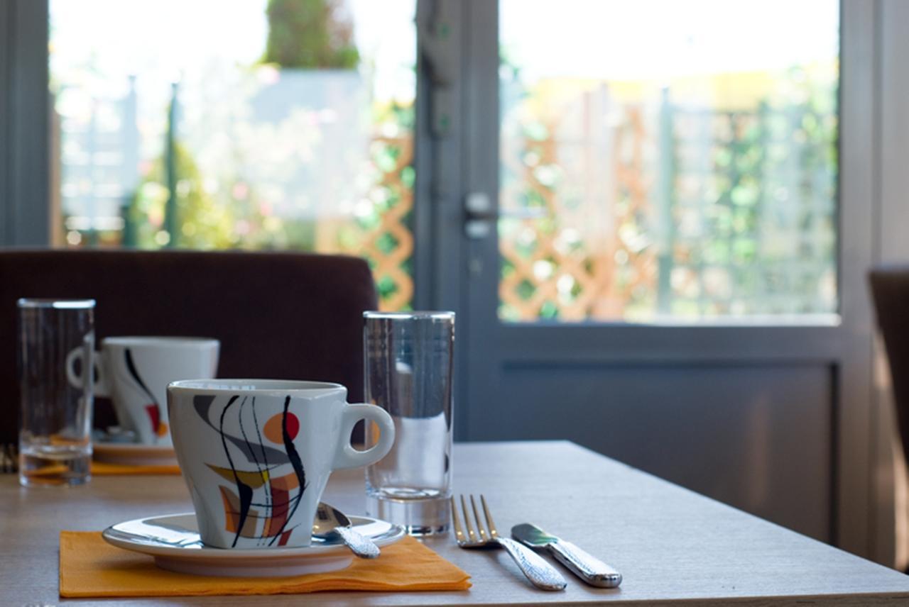 Logis Hotel Restaurant De La Madeleine Commercy 외부 사진