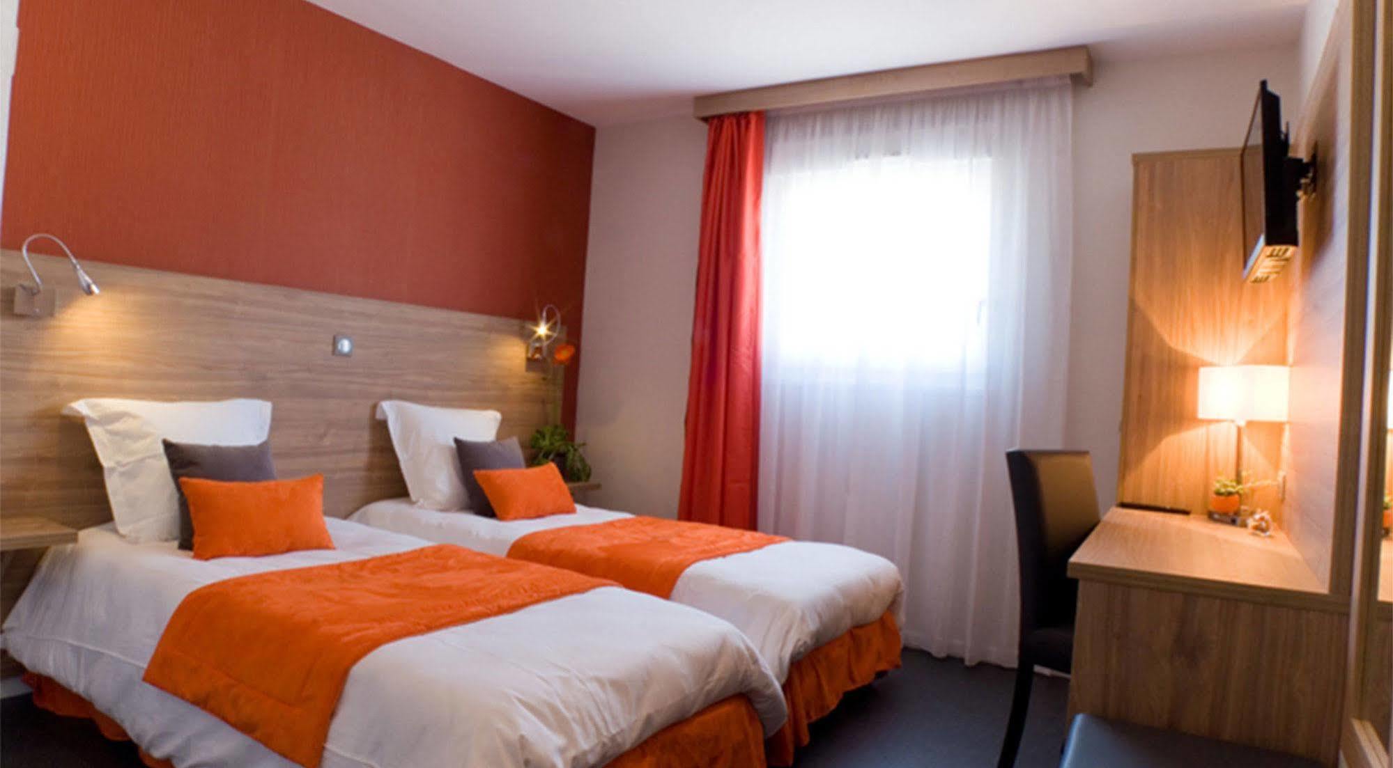 Logis Hotel Restaurant De La Madeleine Commercy 외부 사진